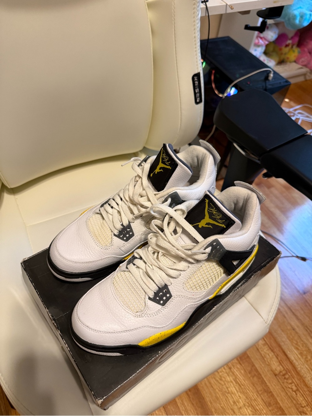 Jordan 4 Tour yellow